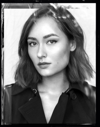 Black-and-white portrait of Jasmin Hartmann